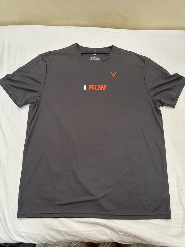 Men Shirt LARGE “I RUN” Viewsport Graphic USA Microfiber Polyester Charcoal Gray
