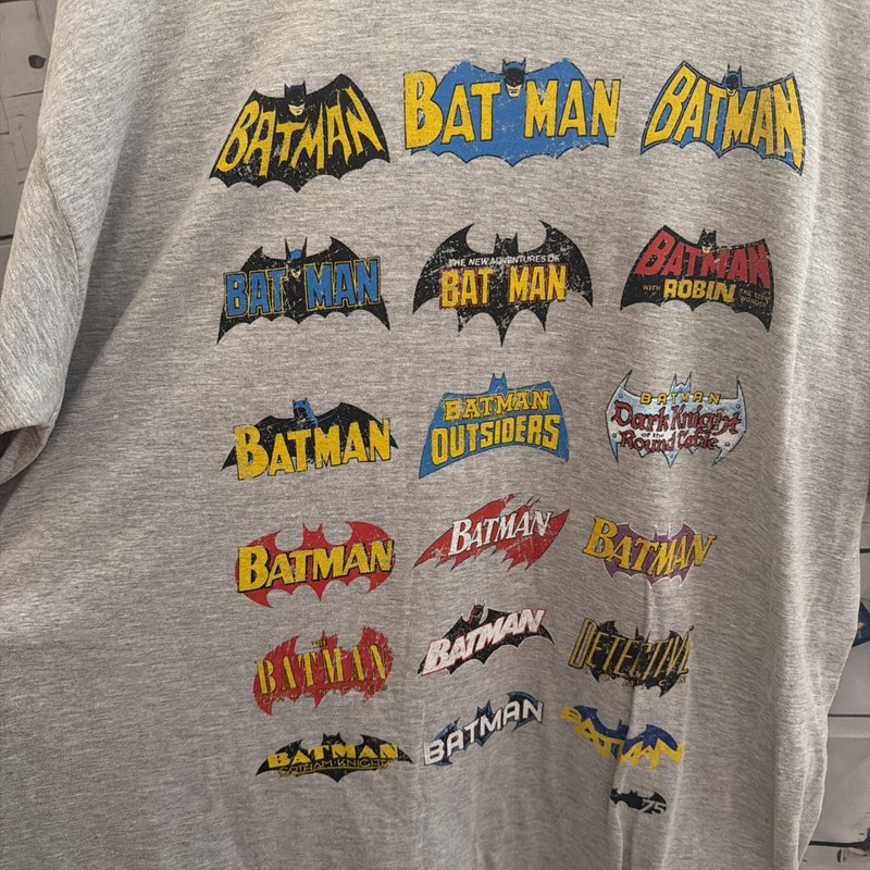 Batman 75th Anniversary Logo Emblem over the years history Tee XXL DC
