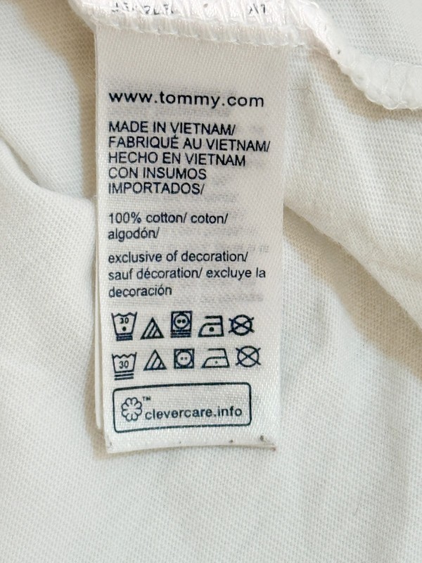 TOMMY HILFIGER Boy's Short Sleeve Pull-Over White T-Shirt Large gallery