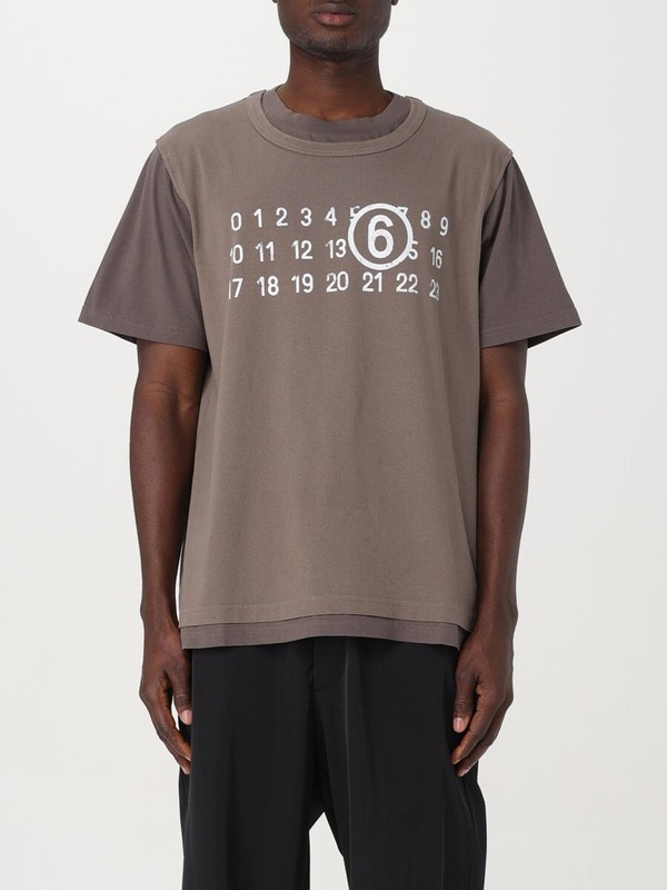 NW maison margiela MM6 Logo Printed Crewneck T-Shirt SH0GC0001STJ391 brown kaki