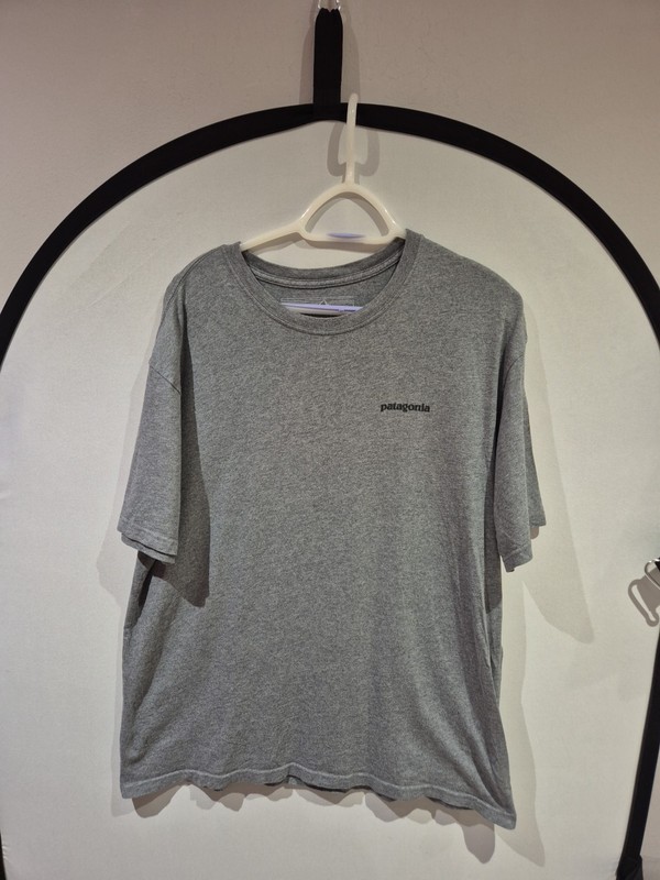 MENS PATAGONIA P-6 LOGO COTTON T-SHIRT SIZE LARGE
