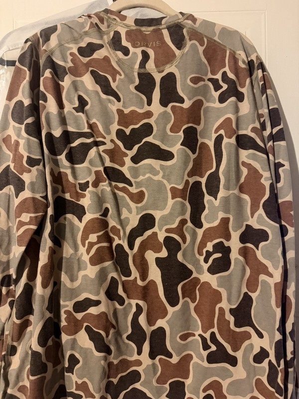 Orvis Men’s Long Sleeve Crew Neck Camo Logo Knit T-Shirt Size L Regular gallery