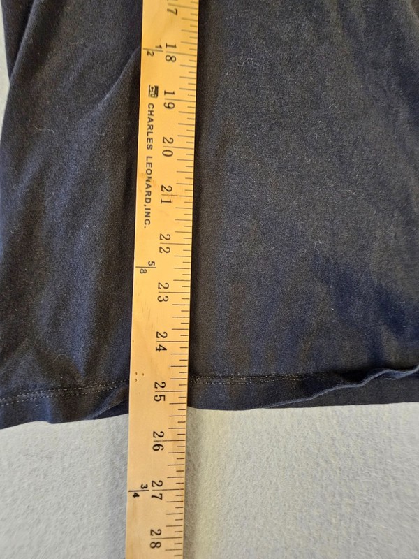 Nike Size L Men's Black T-Shirt with Red Swoosh. gallery