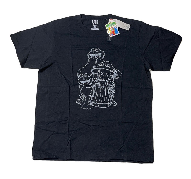 Brand New- Uniqlo x Kaws Sesame Street S/S Logo T-Shirt Mens (Size L)