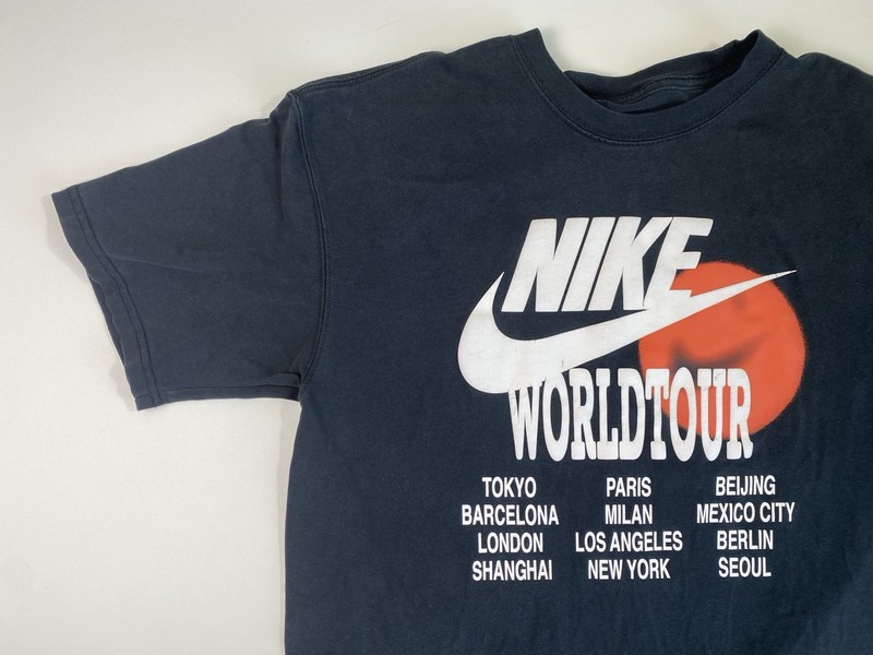 Nike Sportswear World Tour Men’s 100% Cotton T-shirt SIZE: M Move Your Body/Sole gallery