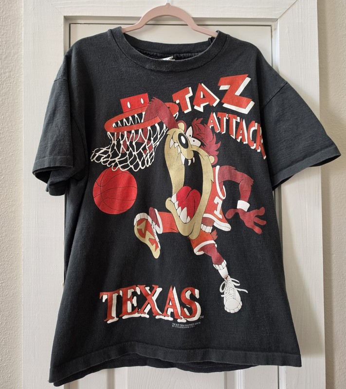 Vintage 90s Taz Looney Tunes Texas Basketball NCAA Graphic T-Shirt Men’s XL