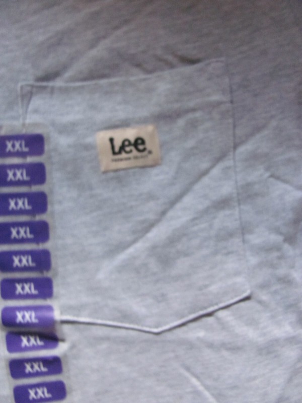 LEE PREMIUM SELECT MEN’S WORKWEAR POCKET TEE SIZE 2X PIT TO PIT 25 IN VERY ROOM gallery