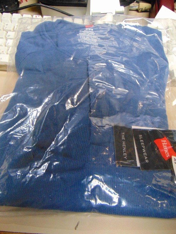 Hanes Men’s Long-Sleeve Henley Shirt SLEEPWEAR 95% cotton 3 button LARGE SOFT