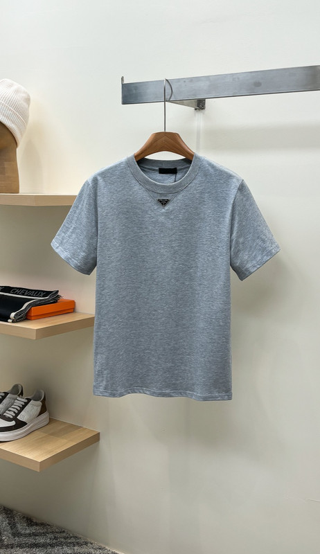 Prada Men’s Gray round-neck short-sleeved shirt size XXL