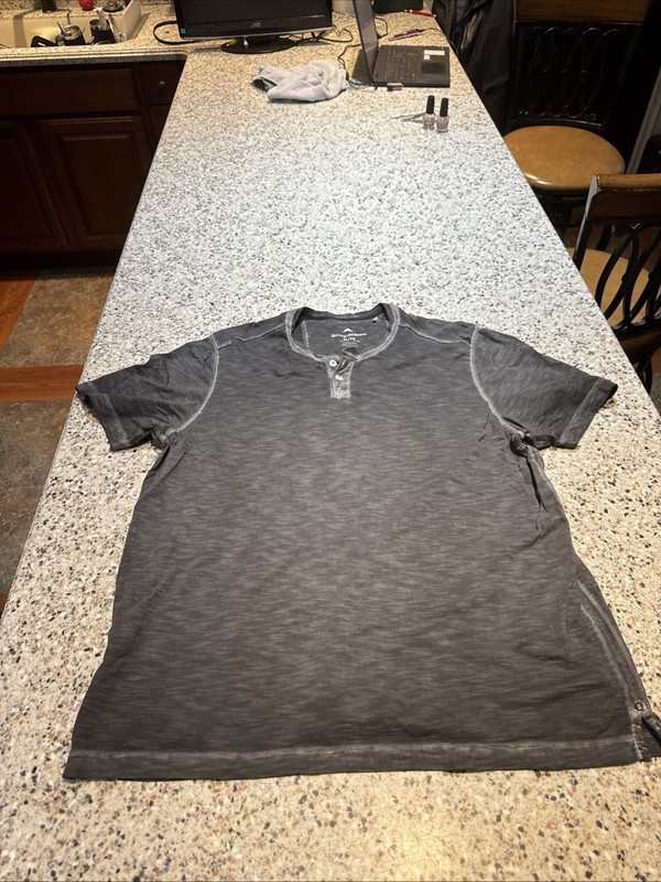 tommy bahama Gray shirt mens XL short sleeve waist embroidered Very Nice