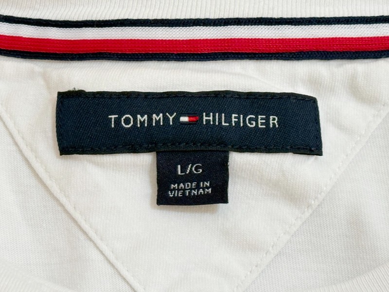 TOMMY HILFIGER Boy's Short Sleeve Pull-Over White T-Shirt Large gallery