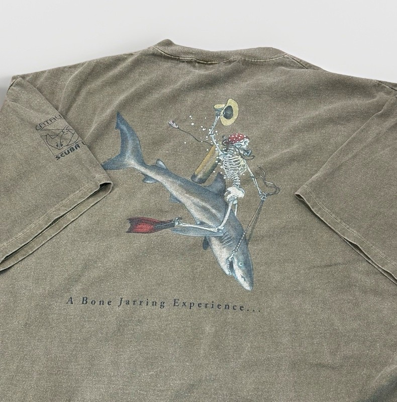 Vintage Sea Dog USA Made Double Sided Sun Faded T-Shirt Skull Shark Tee Men’s XL