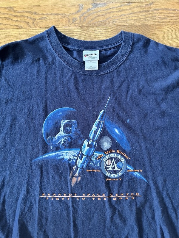 Vintage Kennedy Space Center NASA Apollo Missions Saturn V Navy T-Shirt 3XL XXXL