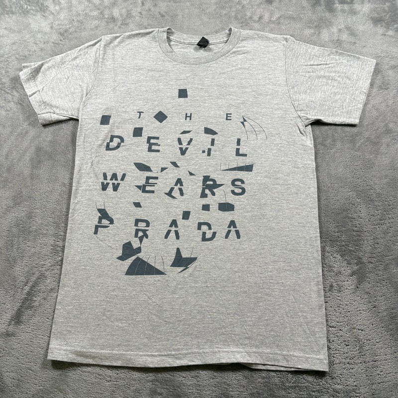 Tultex T-Shirt Mens Small Heather Gray The Devil Wears Prada Graphic Crew Neck