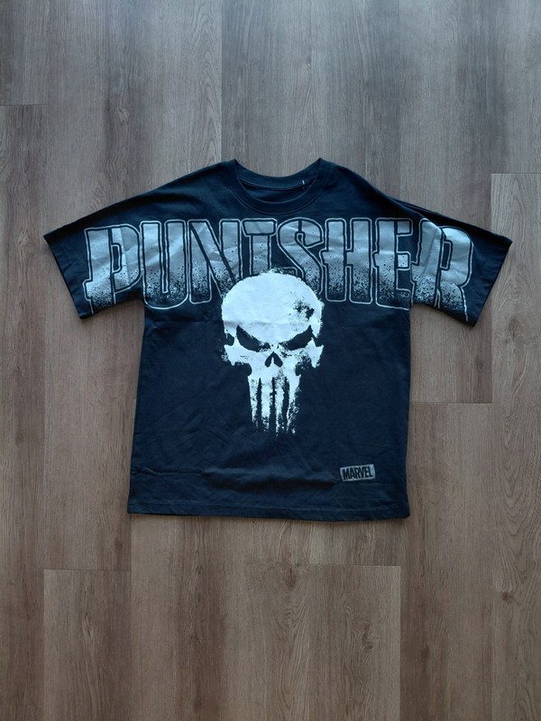 Marvel “The Punisher” Graphic T-Shirt | Uncommon Huge Y2K Print Men’s Small