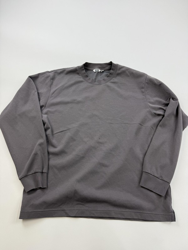Uniqlo U Shirt Mens Large Gray AIRism Long Sleeve Tee Tagless Lightweight