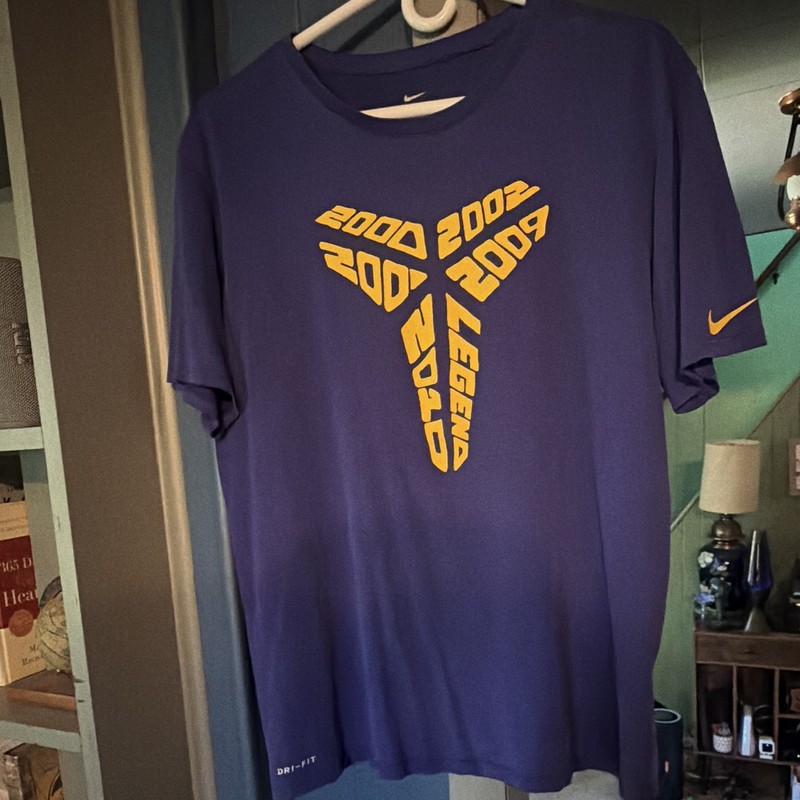 Nike Dri-FIT Kobe Bryant Legends Last Forever Purple Graphic Tee Men’s L