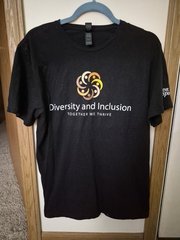 Gildan Unisex Fleet Response Diversity & Inclusion Short Sleeve T-Shirt Sz M VG!
