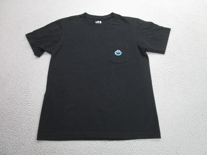 KAWS Sesame Street Uniqlo Shirt Mens Small Cookie Monster Pocket Tee Embroidered