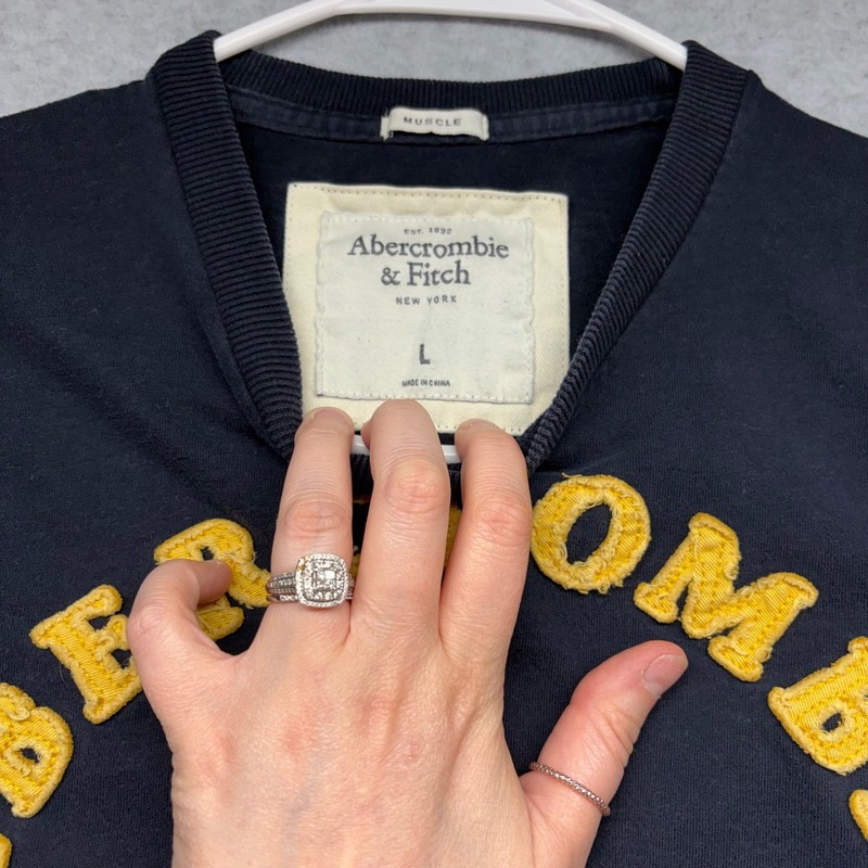 Abercrombie & Fitch Mens Muscle Fit T-Shirt Navy Blue Yellow Logo Moose Large gallery