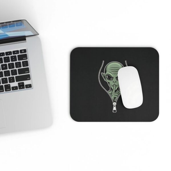 Alien Secret Mousepad – Hidden Visitor Behind the Zipper - Image 3