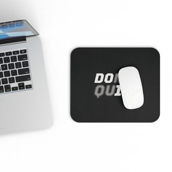 Don't Quit Optical Illusion Mousepad – Motivational Blur Design - Image 3