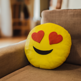 Emoji cushion